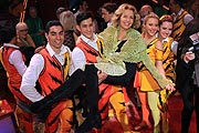 Circus Krone 1. Winterspielzeit 2020: „Hereinspaziert - Manege frei!“ ist der Programmtitel des ersten Programmes der 101. Wintersaison. Premiere am 25.12.2019.